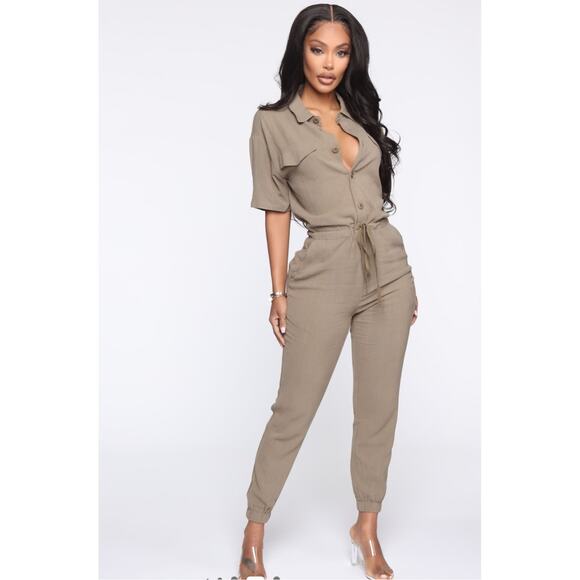 Fashion Nova Surviving Summer Jumpsuit  Size S Small Brown NWT - Picture 1 of 9